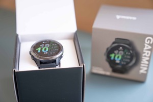 ซื้อ Garmin รุ่นใหม่ ดีไซน์ทันสมัย ดั้งเดิม ให้ความมั่นใจในสไตล์ของคุณ ®   ผู้บุกเบิก ®   970, สมาร์ทวอทช์ GPS ระดับพรีเมียมสำหรับการวิ่งและไตรกีฬา - Product Image 2