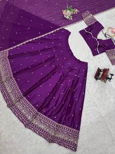 Designer de luxe broderie lourde mariée Lehenga Choli fabriqué à la main pour Bollywood pour mariage Hollywood pour fête tenue indienne - Product Image 3