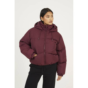 Chaqueta Acolchada de Mujer al por Mayor con Logotipo Personalizado, Tejida, de Lona y Poliéster, Impermeable, Transpirable para Uso en Exteriores - Product Image 1
