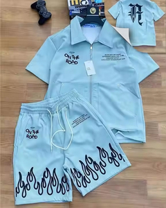 Nouveau costume de jogging d'été en coton respirant pour hommes, short polo cargo zippé avec logo personnalisé, ensemble de 2 pièces à motifs imprimés - Product Image 5