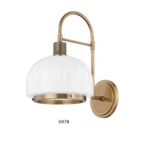 Vente chaude finition dorée applique murale en métal aspect moderne traditionnel fait à la main décoratif luxe salon salle à manger applique murale en métal - Product Image 1