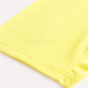 Venta Directa de Fábrica, Uniforme de Fútbol Transpirable y Ligero, 100% Poliéster, Colores y Logotipo Personalizables, Hecho en Pakistán - Product Image 5