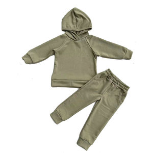 Tenue de sport élégante pour enfants Survêtement Ensemble deux pièces parfait pour garçons et filles Idéal pour tenue décontractée et athlétique Prix de gros - Product Image 5