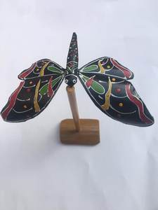 Libélula de bambú de auto equilibrio, juguetes artesanales de bambú, forma de libélula para decoración de Niños de Vietnam - Product Image 3