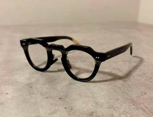 Gafas de Sol de cuerno de búfalo de lujo hechas a mano, respetuosas con el medio ambiente, gafas artesanales naturales, estilo Wayfarer moderno - Product Image 1