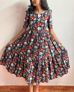 Vestido corto con encanto floral Ligero, transpirable y versátil para cada ocasión - Product Image 2