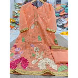 El último diseñador Aspecto elegante Diseñador Trending Exclusive Georgette Kurti con Dupatta con trabajo de secuencia al precio más bajo para la venta - Product Image 1