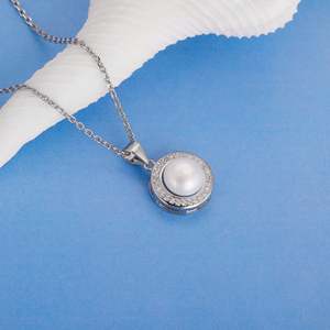 Elegante Collar con Colgante de Perla Plateada y Cadena de Eslabones, Diseño de Joyería Estilosa, Ideal para Mujeres, Moda, Cumpleaños, Aniversario - Product Image 5