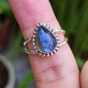 Bague pour femme en argent sterling 925 faite à la main avec pierre précieuse naturelle labradorite, style bohème, bague en argent labradorite, coupe/cabochon labradorite - Product Image 5