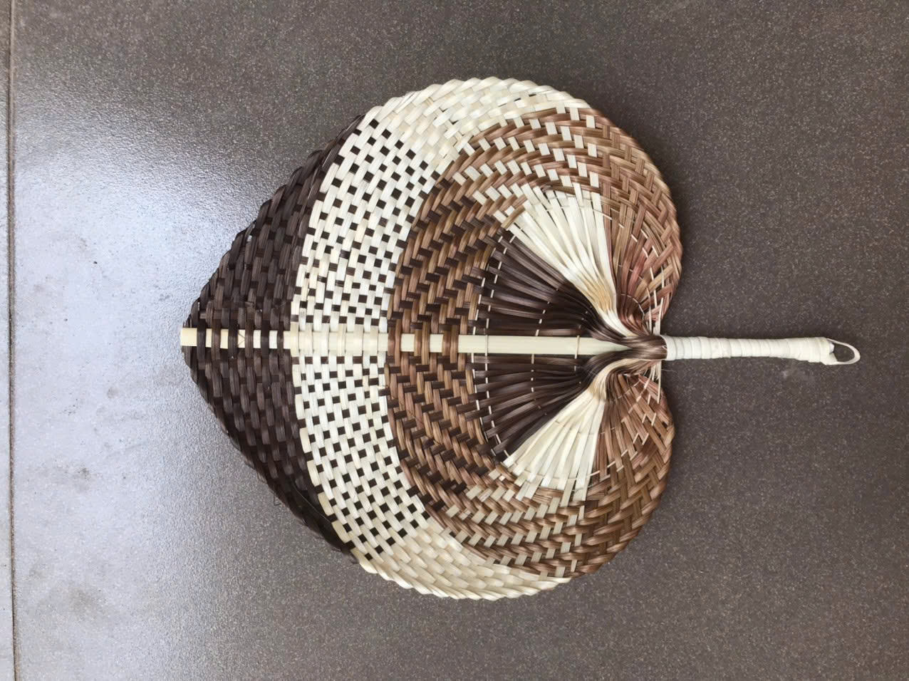 สีน้ำตาล