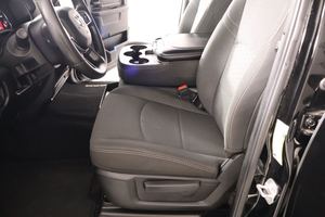 CAMIONETA TRADESMAN 2500 2025 USADA RECIENTEMENTE, TRANSMISIÓN AUTOMÁTICA DE 8 VELOCIDADES, MOTOR V8 DE 405 HP - Product Image 3