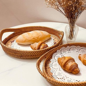 Bandeja de ratán natural hecha a mano de alta demanda para servir comida o bebida y desayuno en la cama disponible a buen precio - Product Image 2