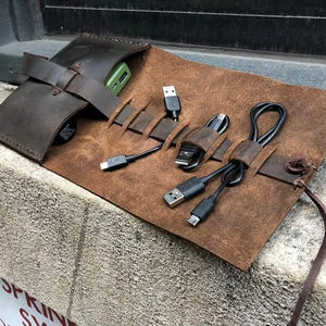 Étui de chargeur en cuir de luxe écologique avec boucles réglables pour organisateur de cordon de voyage et support de câble LCH-0041 - Product Image 1