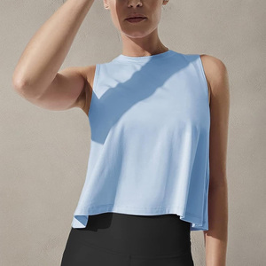 Tops cortos de entrenamiento para mujer ligeros personalizados OEM, ropa de gimnasio de verano transpirable con logotipo de etiqueta privada, Impresión de marca - Product Image 3