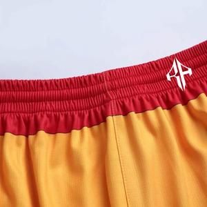 Nouveaux prix bon marché Ensembles de basket-ball à sublimation pour hommes Matériau 100% polyester de haute qualité Prix bon marché pour hommes - Product Image 6