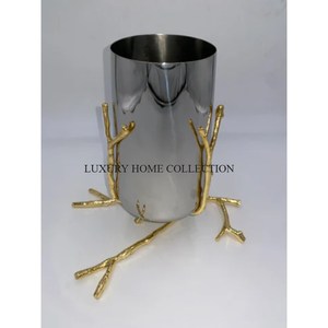 Floreros de metal inspirados en art déco con detalles dorados para crear una decoración glamorosa a precio de mayorista - Product Image 2