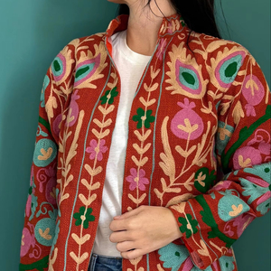 Chaqueta Larga de Algodón con Botones Estilo Banjara Vintage para Otoño/Invierno, Túnica Tribal Bohemia Multicolor con Bordado Suzani Pesado, Talla Única - Product Image 1