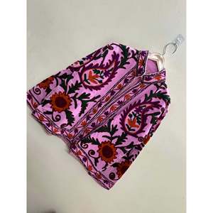 Chaqueta de Algodón Rosa Orchid Bostan, Chaqueta Bomber Transpirable con Bordado Suzani y Motivos de Paisley y Girasol para Primavera - Product Image 1