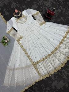Vestido blanco de Bollywood Anarkali para mujer, diseñador indio, ropa nupcial y de fiesta, vestido largo, Ropa Étnica de boda bordada pesada - Product Image 5