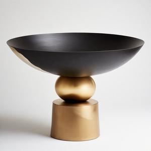 VelvetCrown Servir Plato Par Imperial Opulence Regal Chapado en oro Cuenco para servir hecho a mano con adornos Royal Crest - Product Image 5