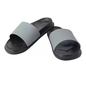 Vente en gros OEM – Claquettes et sandales en caoutchouc PVC personnalisées, confortables et respirantes - Product Image 5