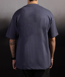 เสื้อยืดโอเวอร์ไซส์ผ้าฝ้าย100% สำหรับผู้ชายพิมพ์ลายออกแบบได้ตามที่ต้องการเสื้อผ้าแนวสตรีทเสื้อผ้าที่ใส่ได้ทั้งชายและหญิงผ้าครอปปริ้นท์สกรีนผ้าไหมพิมพ์ลายเป็นมิตรต่อสิ่งแวดล้อม - Product Image 1