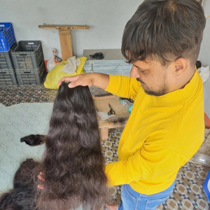 ผมหยักศกธรรมชาติสำหรับต่อผมหยักศกแบบอินเดียสีดำเงางามและนุ่มสลวย - Product Image 2