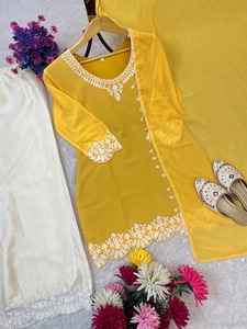 Tissu Georgette indien pakistanais fantaisie avec broderie tendance, Kurti simple à porter pour les occasions formelles, les fêtes, les mariages, avec Plazo - Product Image 3