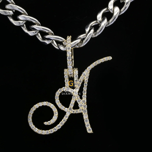 Nuevo Adorable Totalmente helado Colgante de letra inicial personalizado Redondo Brillante Lab Grown VVs Clarity Diamonds 925 Sterling Silver - Product Image 1