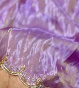 Tela de Tejido Puro Versátil al por Mayor de 44 Pulgadas con Adornos, Apta para Saris y Trajes - Product Image 2