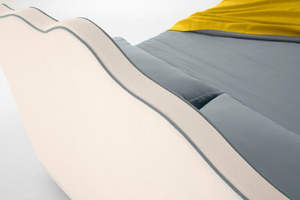 Cama Doble Tapizada Ecológica de Estilo Italiano Clásico con Cabecera de Líneas Refinadas y Almacenamiento, Telas Personalizables (Queen/King) - Product Image 3