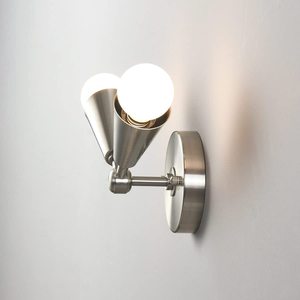 Calvin Modern 2-Light Silver Wall Sconce Estilo industrial Lámpara de pared de latón Técnica impresa Metal Baño Decoración del hogar - Product Image 4