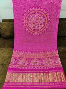 Belle dupatta en pure soie légère et lourde avec bandhej imprimé partout à la mode pour les adultes - Product Image 4