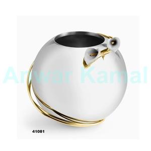 Vase à fleurs en aluminium fait main de forme unique de luxe pour la décoration de la maison - Product Image 3