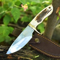 Couteau à lame polie en acier inoxydable fait à la main avec poignée en corne de cerf avec garde en laiton et gaine en cuir véritable.