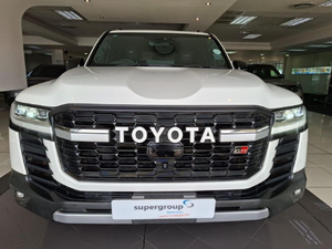 Auto Usado de Calidad a Precio Accesible, Toyota Land Cruiser 300 V6 3.3 D GR-S 2022, Volante a la Derecha - Product Image 5