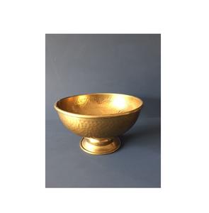 Bol en laiton doré avec un design fait à la main et une construction robuste parfait pour les cadeaux ou les cérémonies traditionnelles - Product Image 5