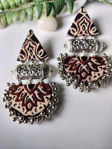 Pendientes colgantes étnicos hechos a mano de estilo moderno de alta calidad al por mayor, tela ligera, artesanía de Metal oxidado, textiles tribales - Product Image 3