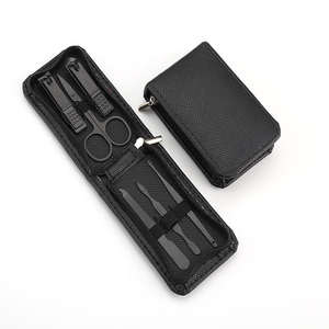 Haute qualité 6 pièces manucure pédicure ensemble outils de beauté en acier inoxydable, y compris coupe-ongles oreille cuillère lime à ongles personnalisé boîte en polyuréthane - Product Image 4