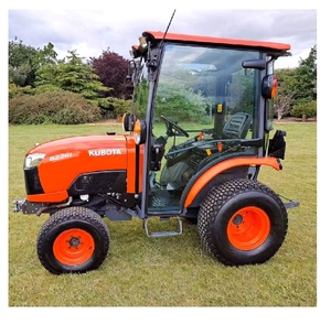 Tracteur compact Kubota B2-261 à quatre roues motrices, 26 chevaux, moteur diesel, outil utilitaire pour l'aménagement paysager - Product Image 5