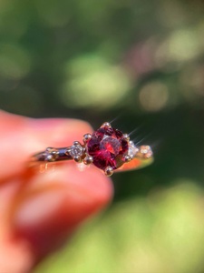 Anillo de compromiso de Zirconia cúbica (CZ) de corte redondo en plata de ley 925 | Chapado en oro rosa de 18 quilates | Para mujeres | Boda y Aniversario - Product Image 5