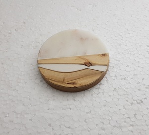 Nouveau Style bois et résine forme ronde marron et blanc couleur sous-verres ensemble ustensiles de cuisine Table décorer sous-verres utilisés maison et cuisine - Product Image 4