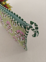 Pochette élégante en coton biologique biodégradable, motif floral rose imprimé, vert clair matelassé, fermeture éclair, accessoires pour cheveux