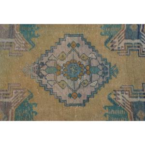 Alfombra Vintage Pequeña de 1.4x2.9 pies, Alfombra Turca, Alfombra de Lana con Bordes Azules y Amarillos - Product Image 3