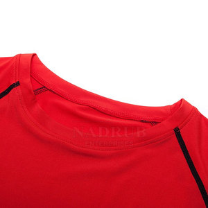 Camisetas de gimnasio para hombre de calidad superior Estilo casual Tallas grandes Hechas de poliéster/algodón Logotipo personalizable - Product Image 3