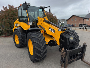 Chargeuse sur pneus télescopique JCB TM320S d'occasion, 150 CV, chargeuse articulée, capacité de levage de 3200 kg, à vendre - Product Image 3