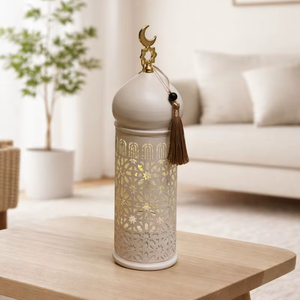 Lámpara Decorativa Islámica Blanca de Lujo con Luna Creciente, Brillo Cálido, Metal Calado, Decoración para Mesa de Hogar, Regalo para Ramadán y Eid - Product Image 1