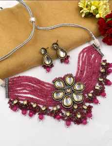 ชุดโช้คเกอร์ Kundan แบบดั้งเดิมพร้อมลูกปัดสีชมพูและต่างหูสำหรับชุดเจ้าสาวสำหรับผู้หญิงสาวๆโช้คเกอร์ Kundan สำหรับงานแต่งงาน - Product Image 3