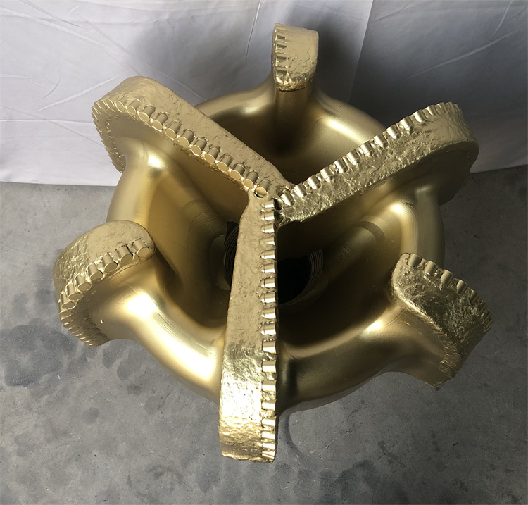 PDC бит для обратной циркуляции алмазного долота с резаками PDC