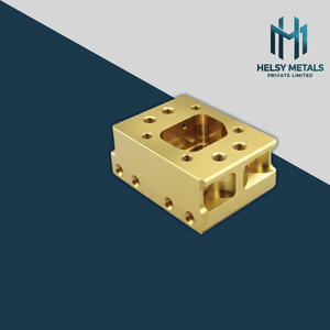 Bloque de Carcasa Mecanizado VMC de Alta Precisión con Cavidad Interna y Orificios de Montaje Roscados para Sistemas de Automatización Industrial - Product Image 3